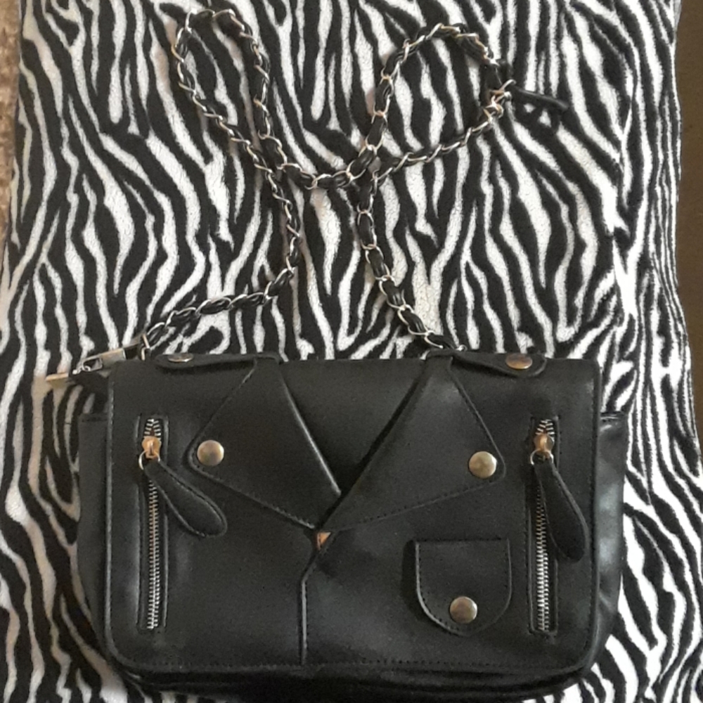 Sporty Black Pocketbook With Rope Strap